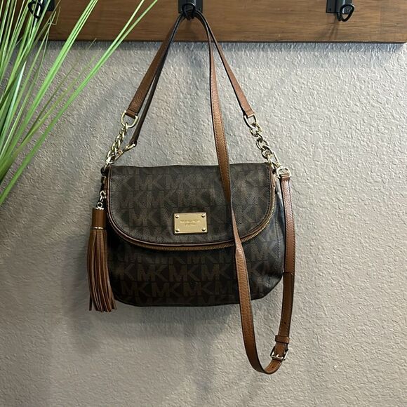 Michael Kors Handbags - Michael Kors signature fold over, jet set convertible, shoulder bag